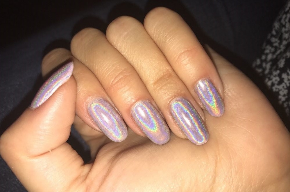 hologram manicure